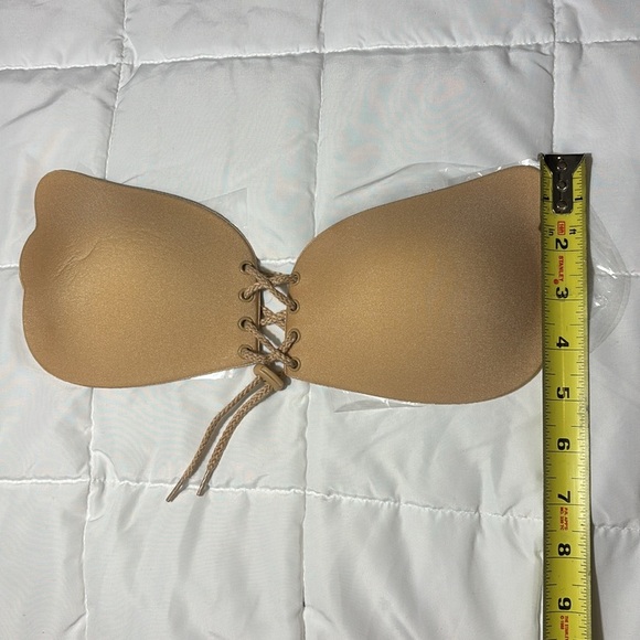 Cleavage Pal Backless and Strapless
Adhesive Lace Up Bra - Picture 4 of 9